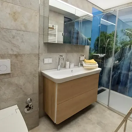 Luxus Terrassenappartement Berg & 2 بودينسدورف